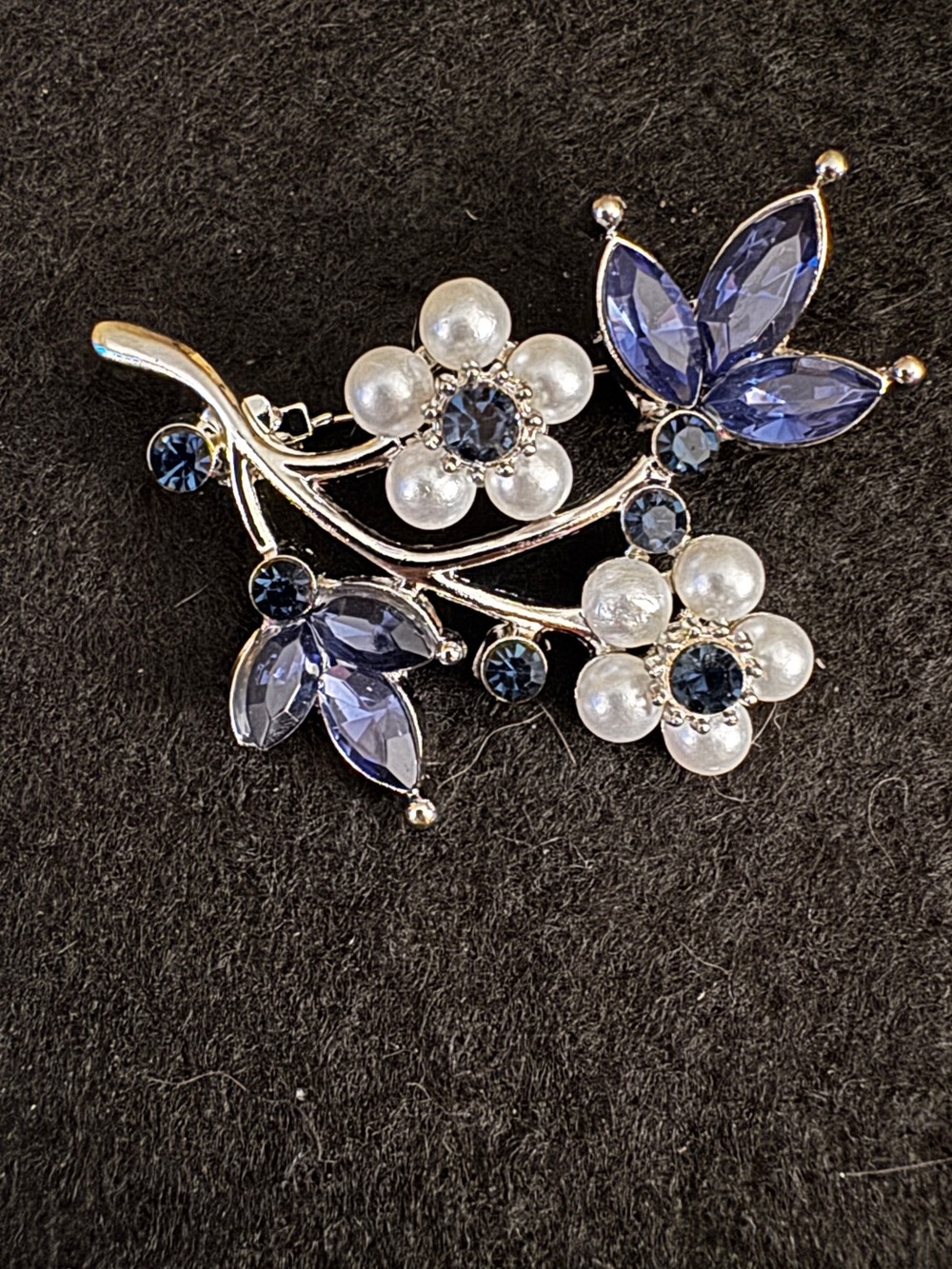 Elegant Blue Crystal & Pearl Floral Brooch - Women Jewelry